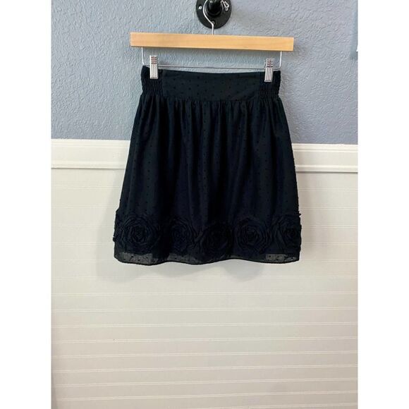 BCX Black Dot Embroidered Floral Pull On Mini Skirt Size 3 - Picture 1 of 4